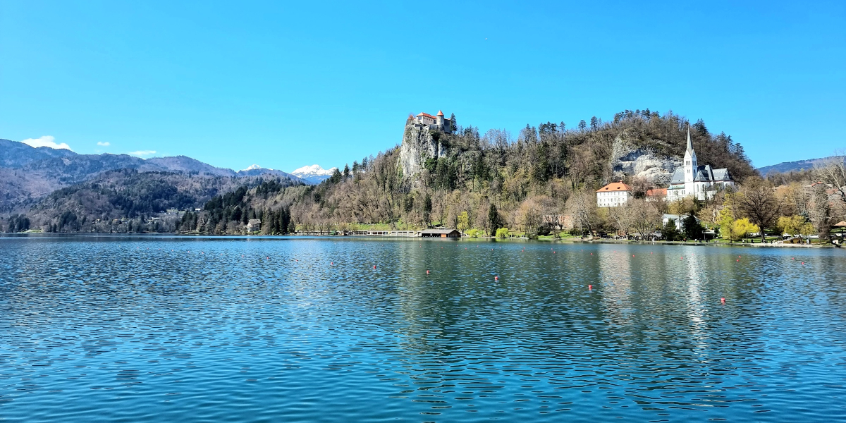 You are currently viewing Bez stresu k Bledu – najkrajšie jazero Slovinska s najstarším hradom.